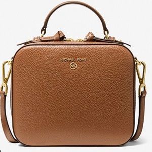 Michael Kors Jet Set Charm Crossbody